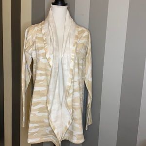 Lucky Brand Small Camo cardigan Lightweight